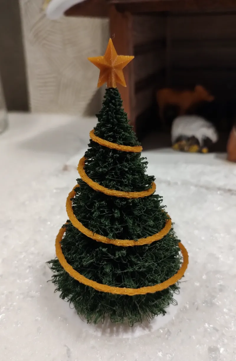 Tiny star and garland for mini christmas tree