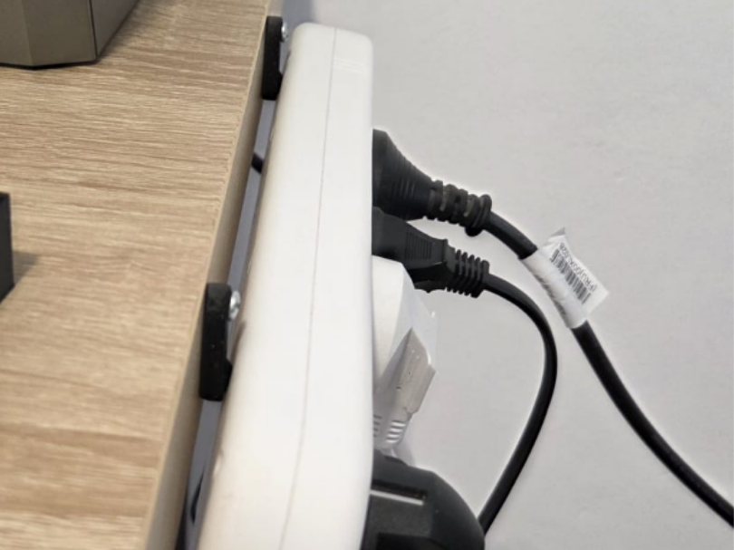 Power Strip & Universal Wall\Desk Mount