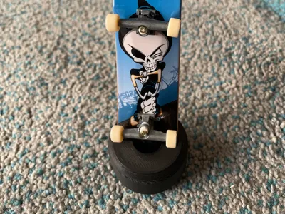 Fingerboard exposer