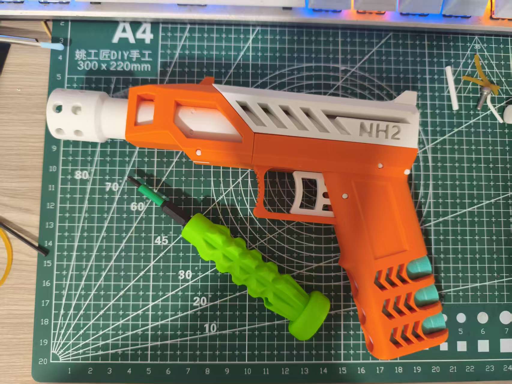 Miniatura 2 do modelo 3D 无需五金的氨基（NH2）软蛋发射器