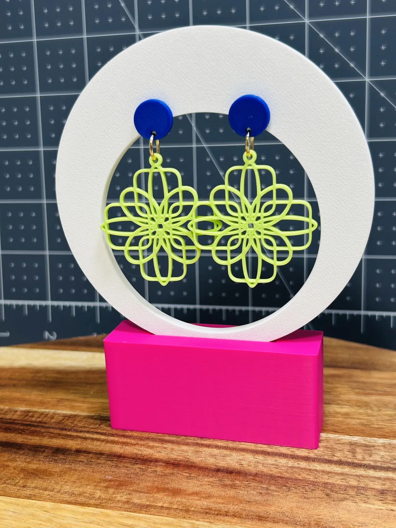 lace geometric earrings view 4