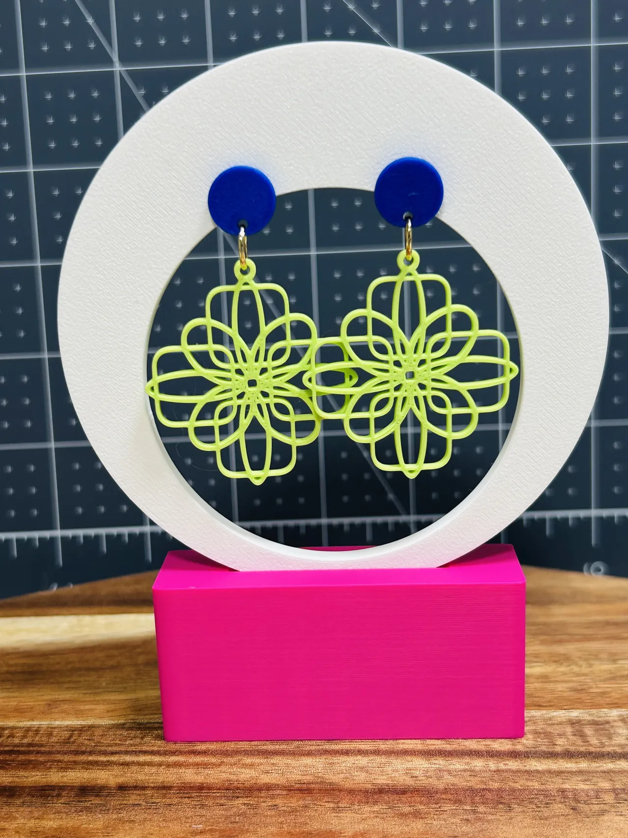 lace geometric earrings view 3