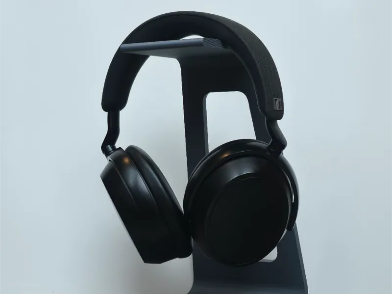 Modern Headphone Stand