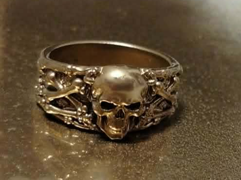 skull ring