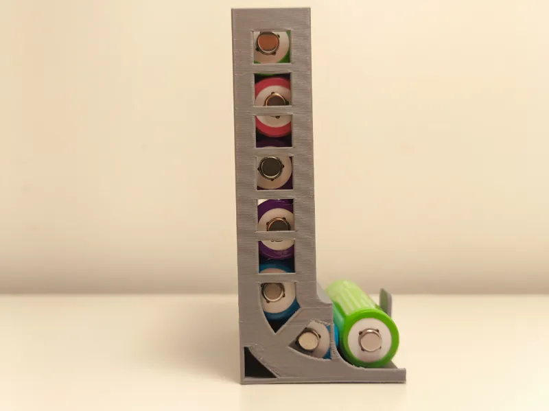 Battery dispenser AA