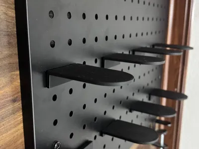 Round pegboard shelf