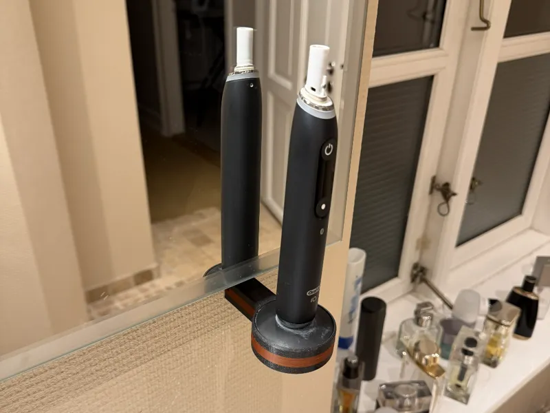IO9 charger wall stand