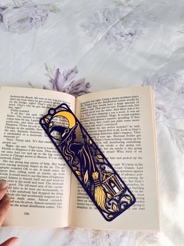 Accesorio de lectura: Gothic Witch & Moon Openwork Bookmark — vista de referencia 4