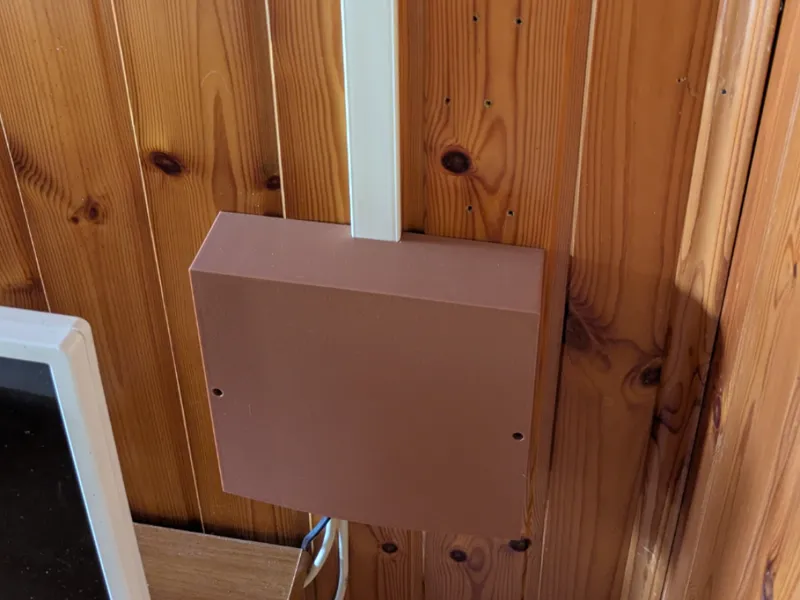 Big cover box for cables.