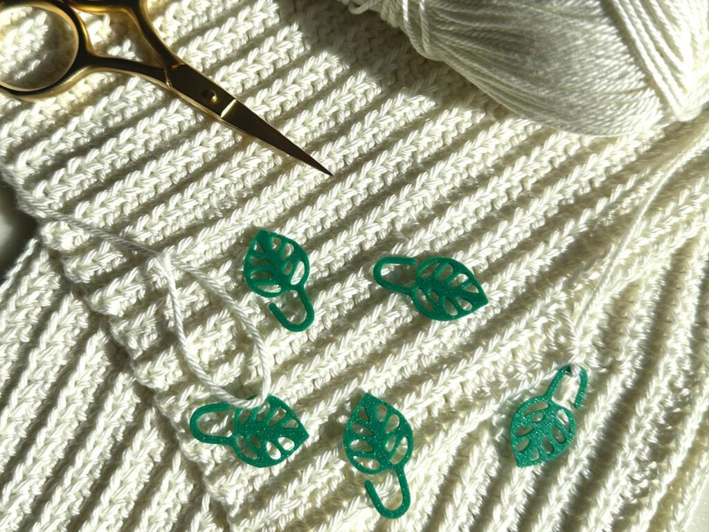 Monstera Stitch Marker