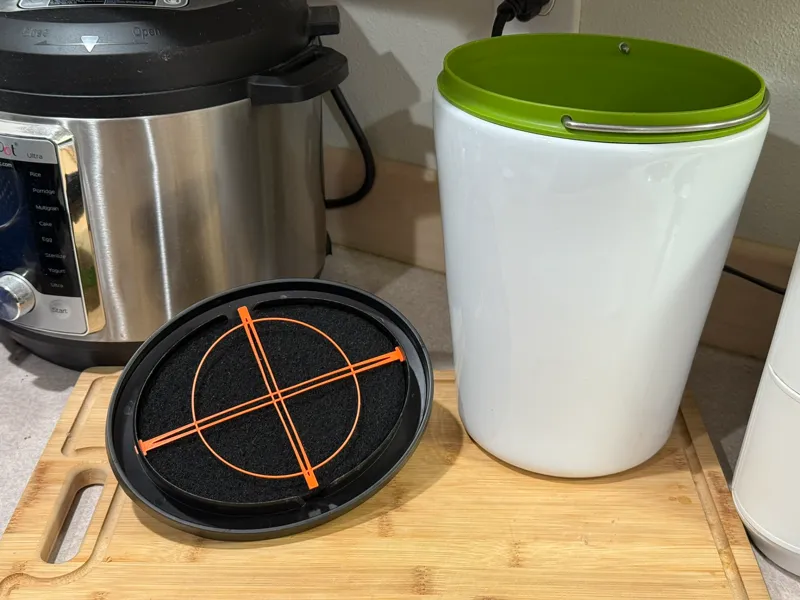 Chef'n EcoCrock Compost Bin Filter Holder