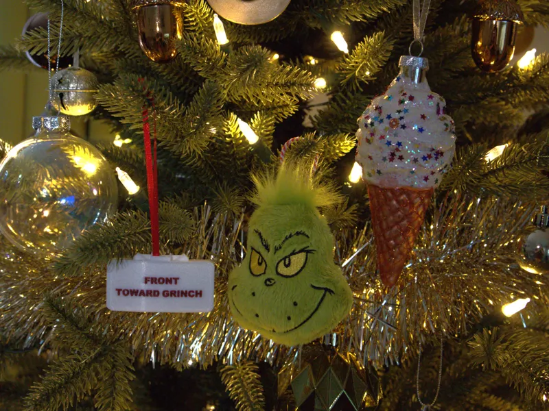 Grinch Claymore Christmas Bauble