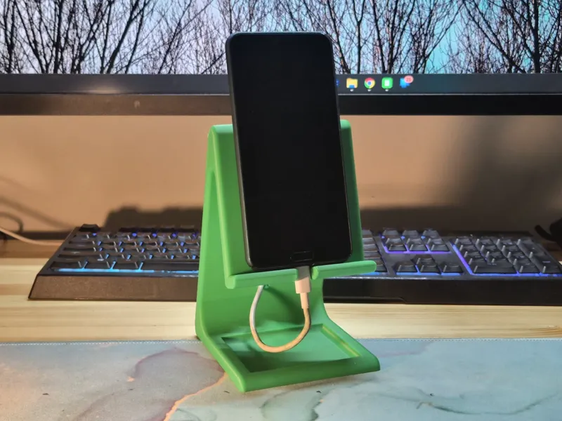 Phone / Tablet Stand