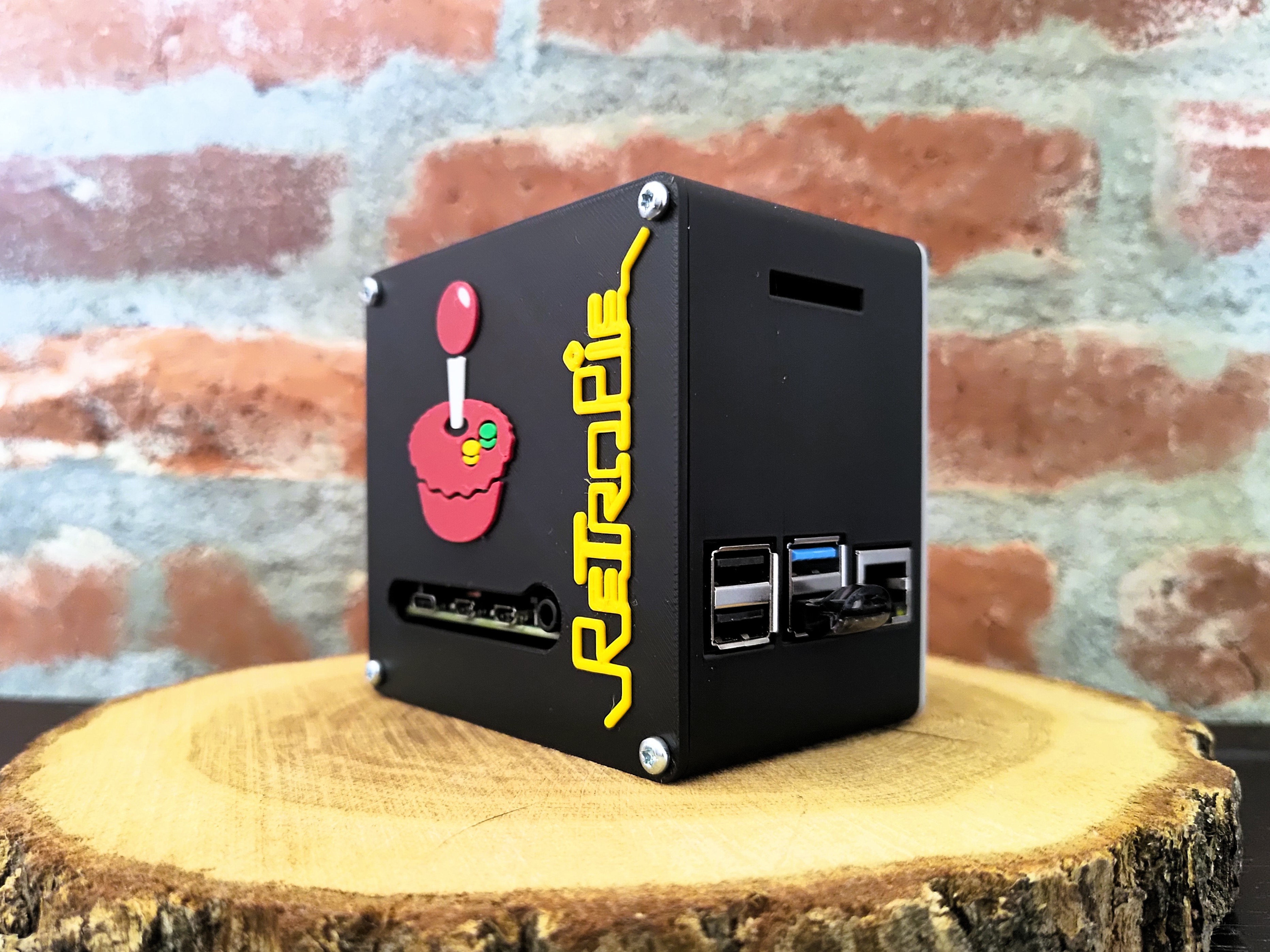 Miniatura 5 do modelo 3D Raspberry Pi Model 4b Mini Desktop Case
