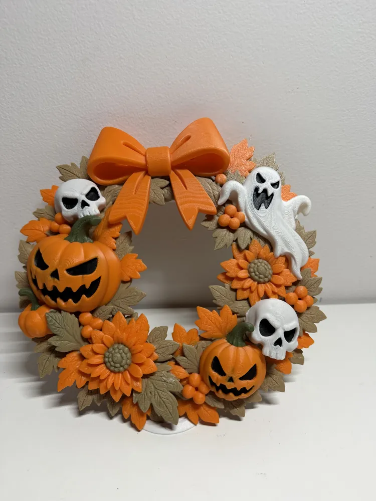 HALLOWEEN WREATH V2 - Free 3D Print Model - MakerWorld