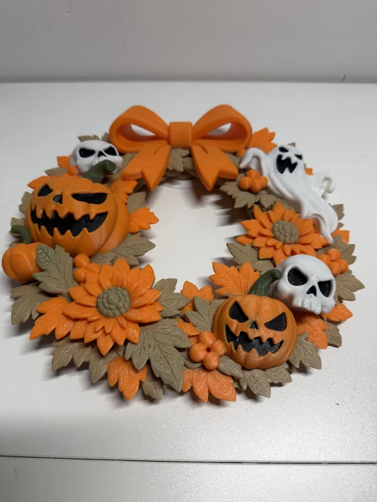HALLOWEEN WREATH V2 - Free 3D Print Model - MakerWorld