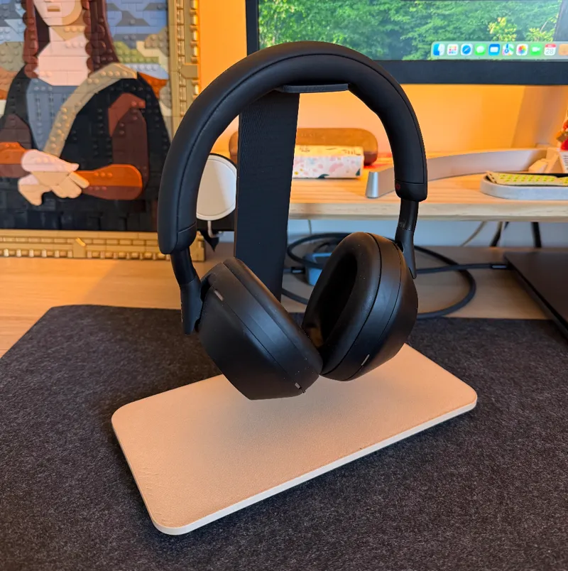 Headphone holder