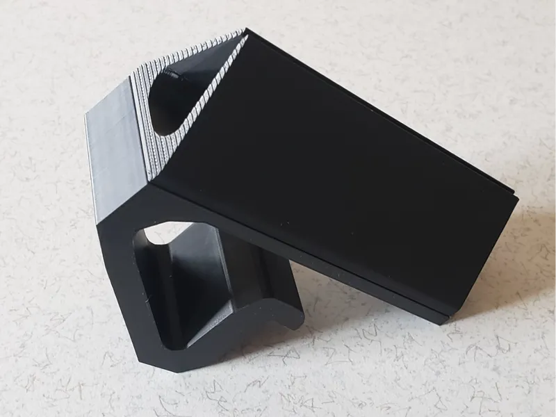 Clip on table divider 1\2 in table top