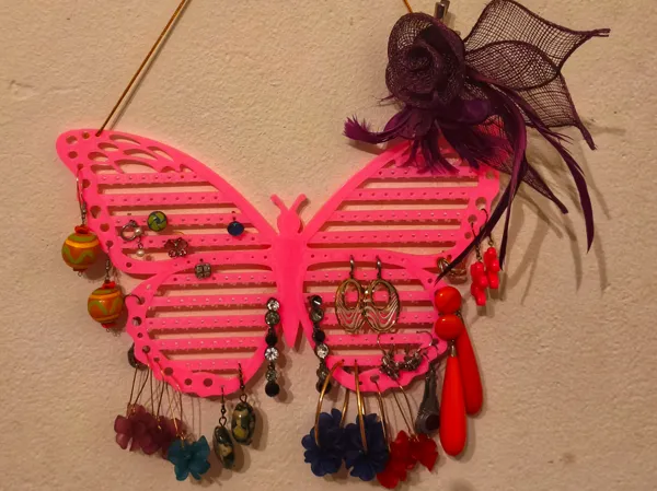 Accroche-boucles d'oreilles papillon