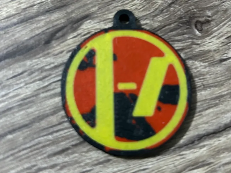 Twenty One Pilots - Clancy Keychain (Rd/yel/bk)