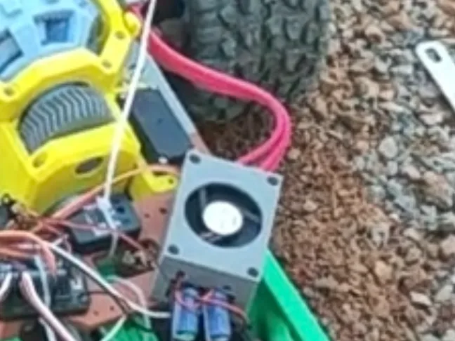 am32 120A 外壳 加风扇