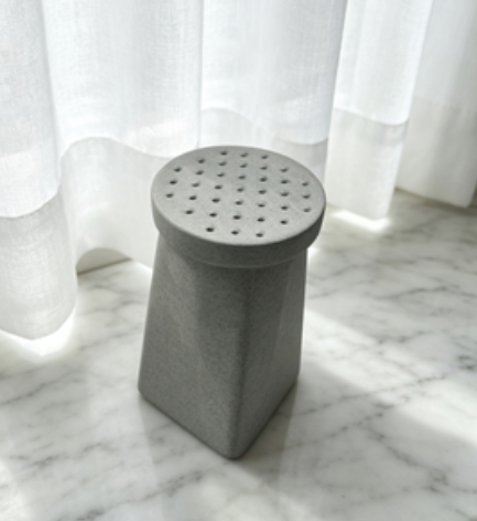 Miniatura 2 do modelo 3D Salt Shaker