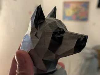 Akita Bust - Elegant Low-Poly Sculpture