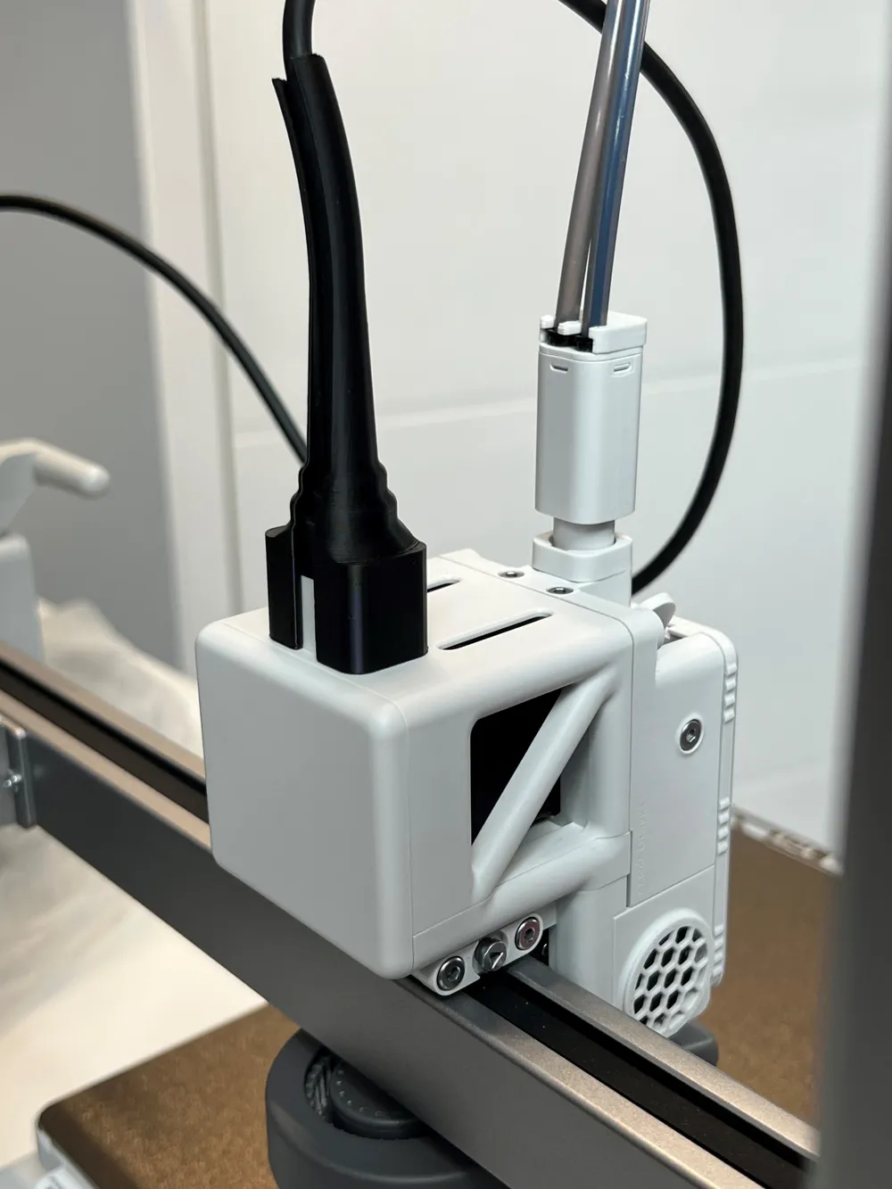 A1 / A1 mini Cable guide (extruder side) - Free 3D Print Model - MakerWorld