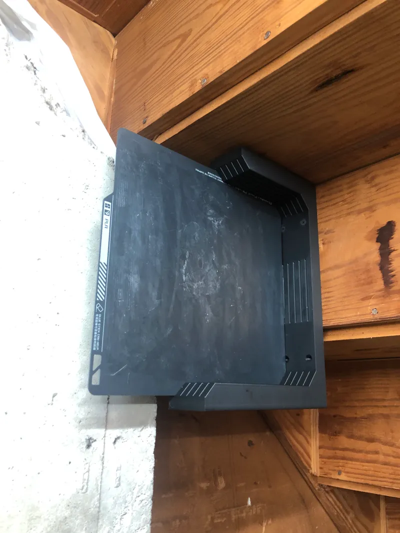 Wall Mountable Build Plate Holder
