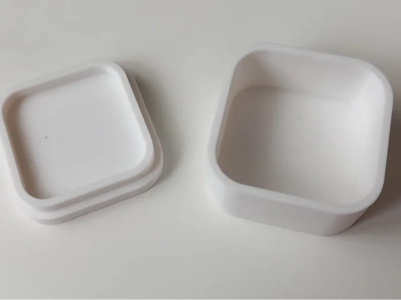 Box with lid