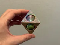 Sphère tournante dans un octaèdre — photo 5