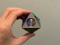 Sphère tournante dans un octaèdre — photo 4