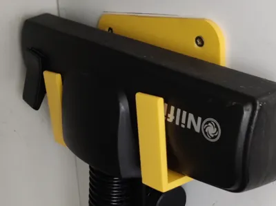 Vacuum cleaner skate holder nilfisk