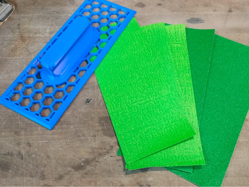 sandpaper cutter