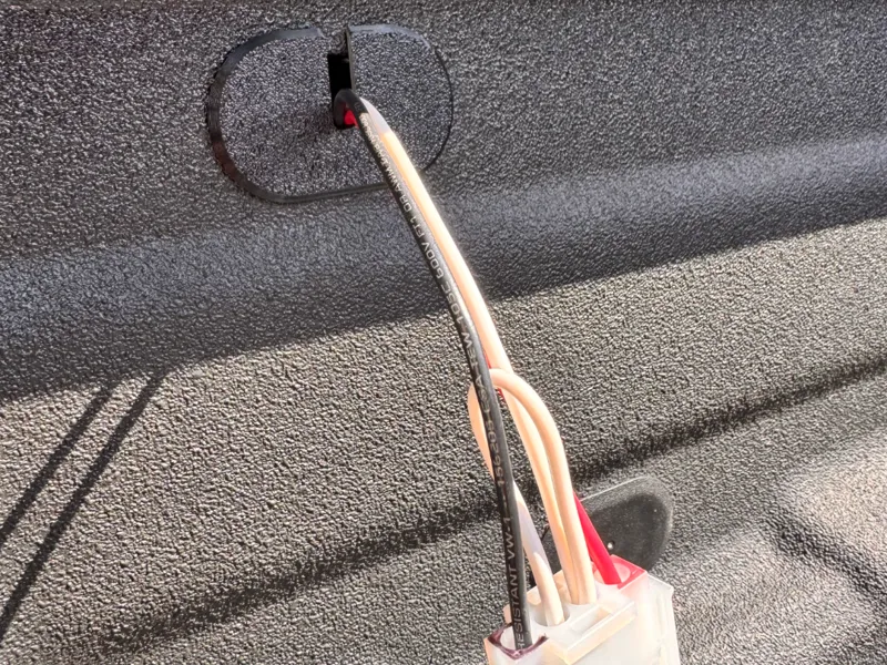 GMC/Chevy box ovale plug with hole