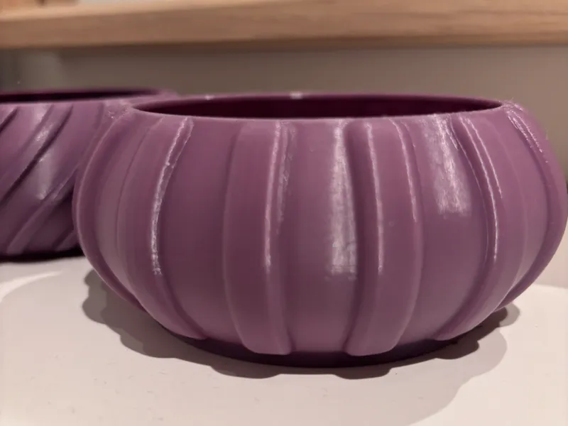 Stackable box coarsely ribbed