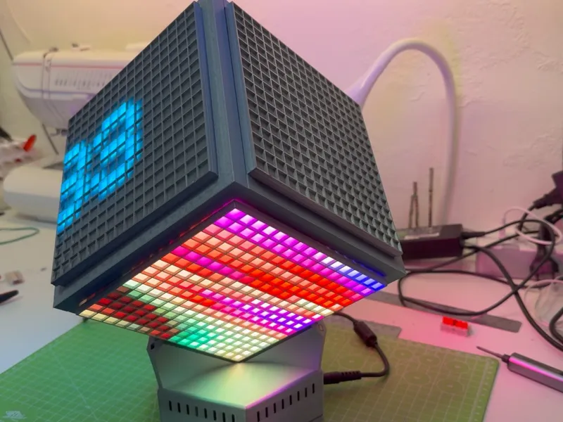 WLED Cube 16x16 Lamp: Dynamic RGB Light Sculpture