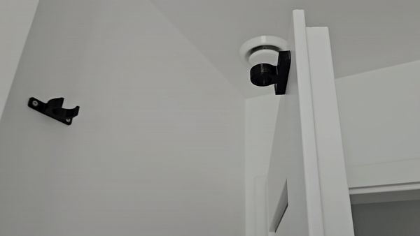 Snap Door Holder