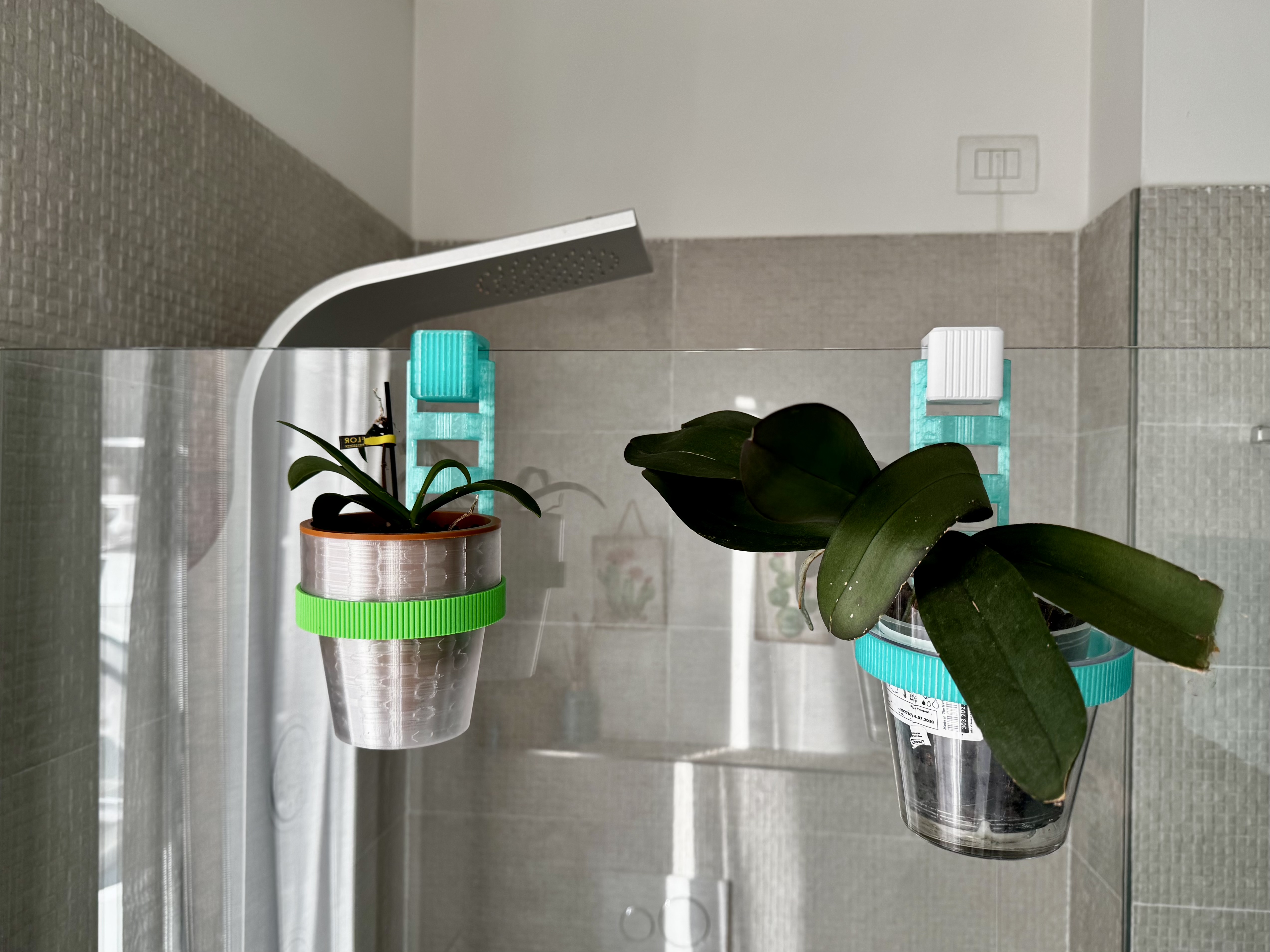 Miniatura 1 do modelo 3D Modular & Parametric Vertical Planter System