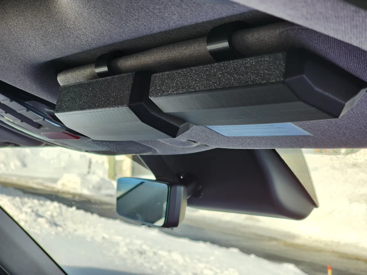 Sunglasses compartment clip for car sun visor - V2 view 2