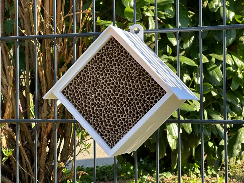 Diamant Wildbienenhotel für urbane Gärten