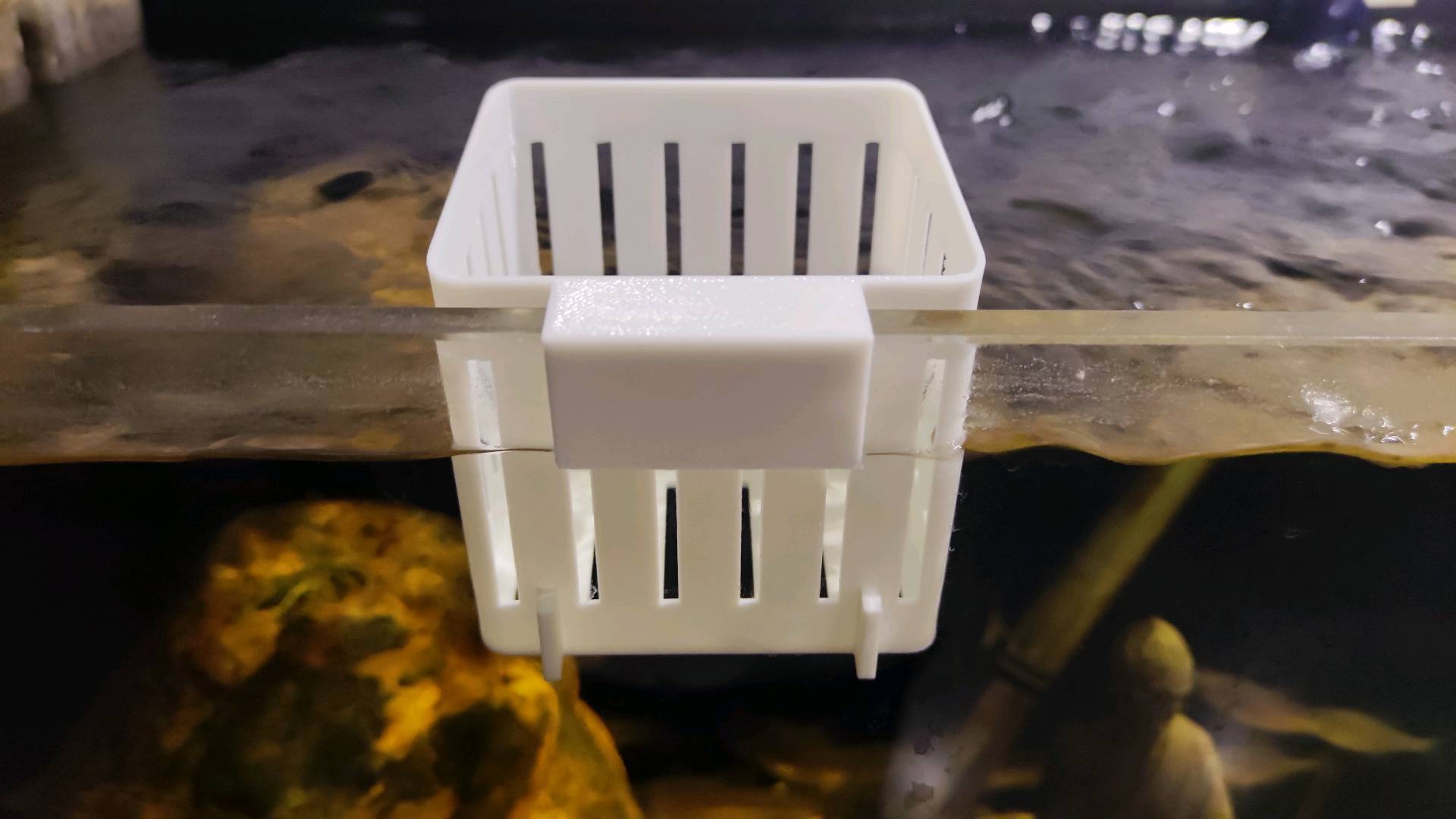 Miniatura 2 do modelo 3D 鱼缸水培挂篮（种红薯）