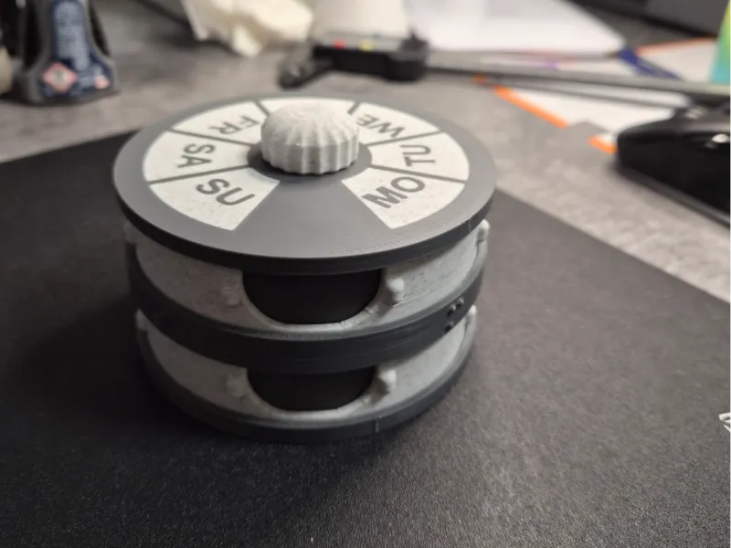 Adjustable Medicine box