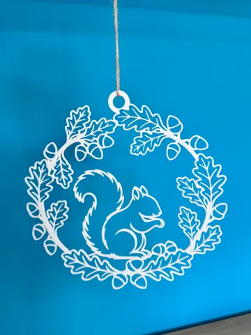 Dije o accesorio de collar: Autumn wreath with squirrel — vista de referencia 2
