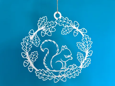 Dije o accesorio de collar: Autumn wreath with squirrel — referencia de MakerWorld