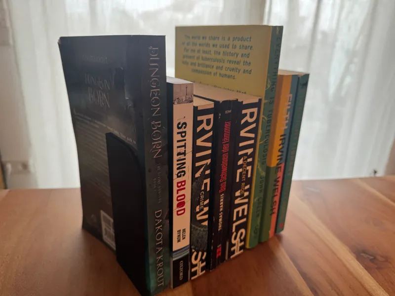Simplistic Plain Bookstand