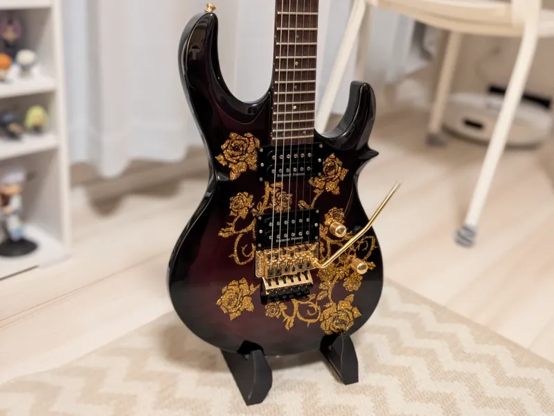 Electric Guitar Stand - Compact and Sturdy