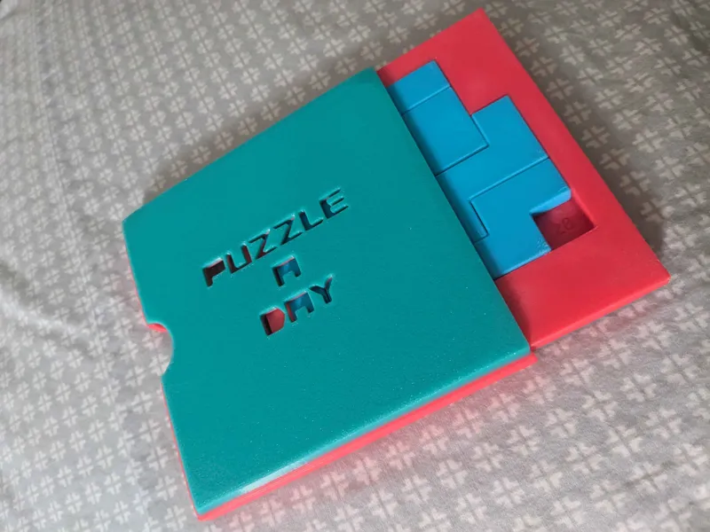 Puzzle-A-Day Calendar Resize With Case