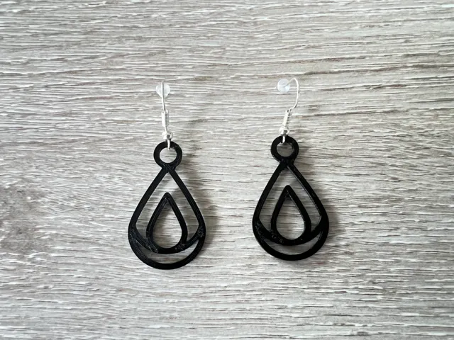 Boucle d'oreille goutte d'eau / Water drop earring