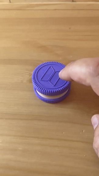 Llavero-Clicker OREO x BTS — Relleno Bicolor